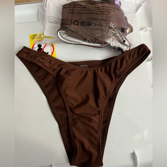 Chic Brown Bandeau Bikini Set - Picture 9 of 11